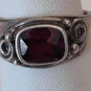 Sajen Garnet Sterling Silver 8.5